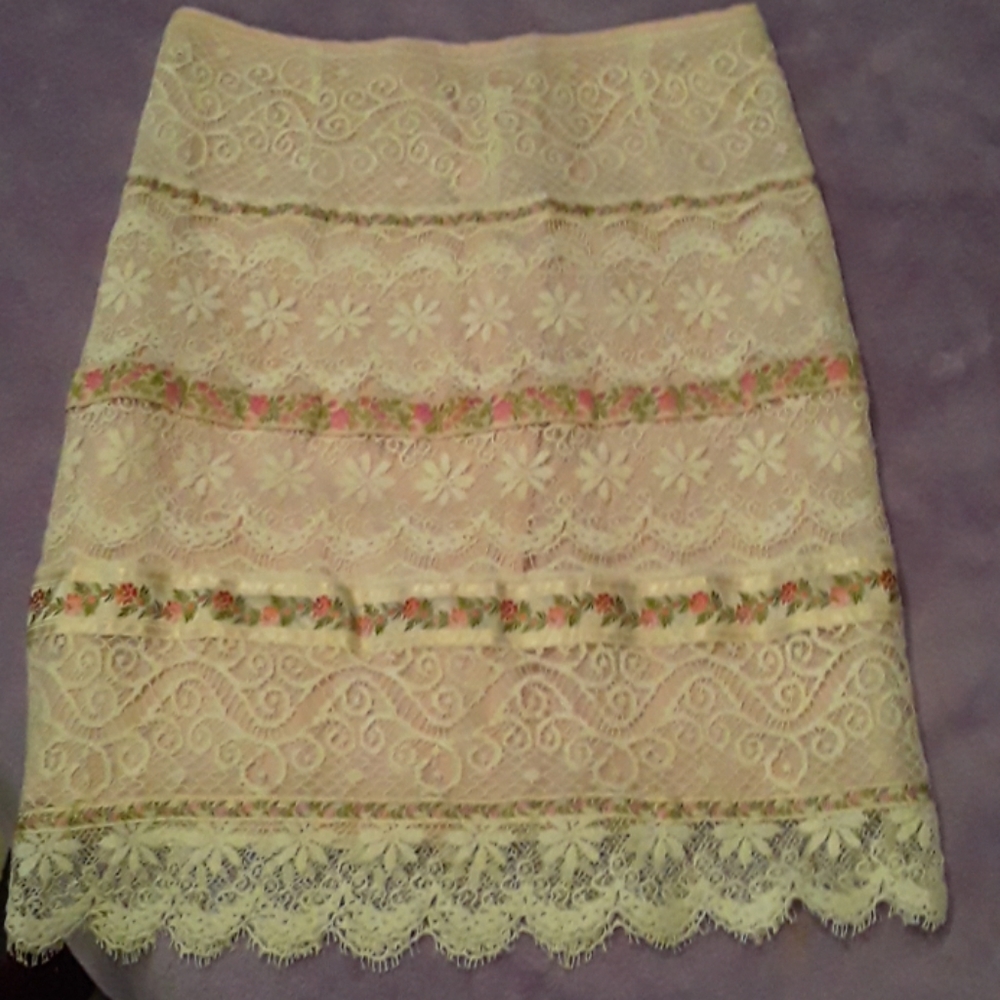 Nanette lepore size 4 cream lace skirt
